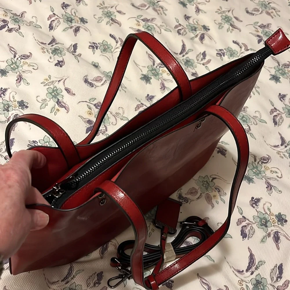NWOT red (faux?) leather tote with zipper and pockets. - Picture 4 of 10
